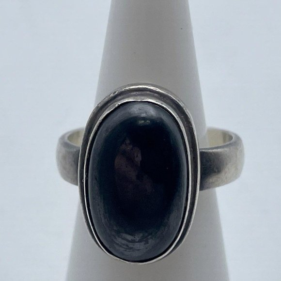Unisex Sterling Silver 925 Oval Shape Hematite Black Stone Ring Size 5.5 - Picture 1 of 5